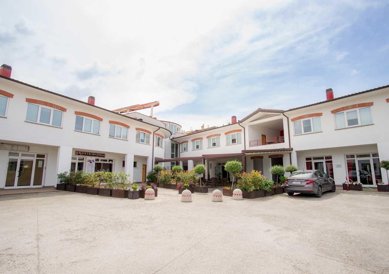 Hotel Relais Del Lago Marta Eksteriør billede